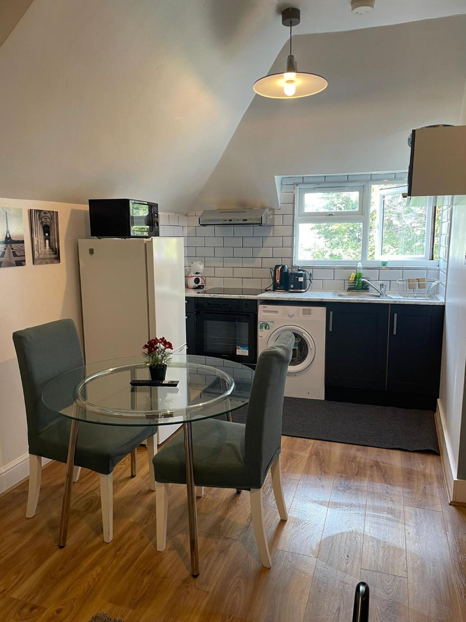 London Guest Studios 8 Экстерьер фото